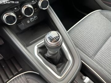 Car image 30