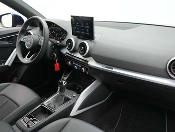 Car image 37