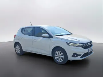 Car image 4