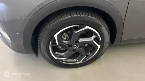 Car image 20