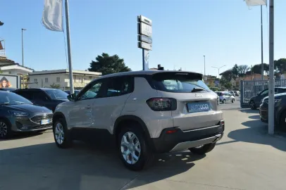 Car image 24