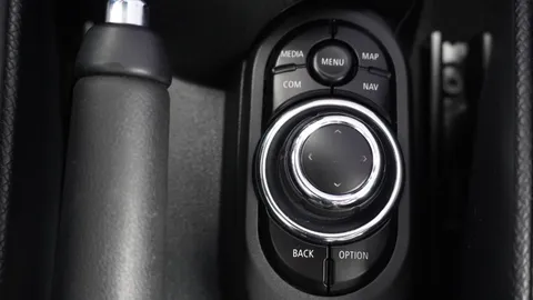 Car image 29