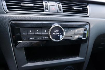 Car image 28