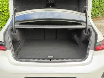 Car image 38