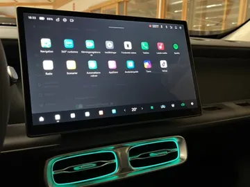 Car image 23