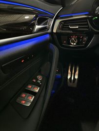 Car image 39