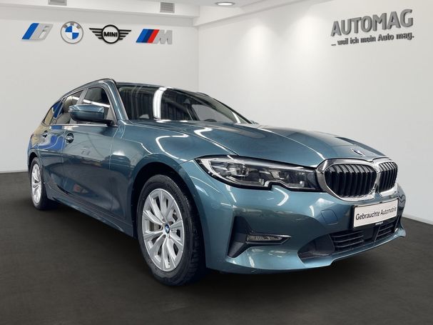 BMW 330e Touring M 215 kW image number 2