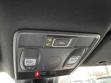 Car image 32