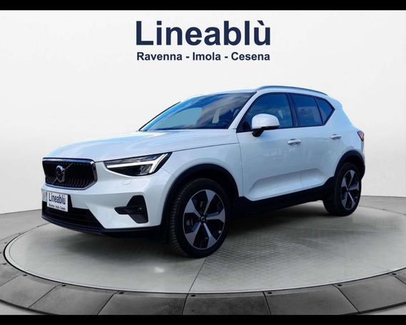 Volvo XC40 B3 Core 120 kW image number 1