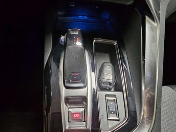 Car image 30