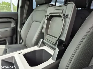 Car image 40