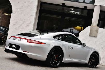 Car image 3