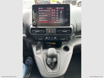 Car image 26