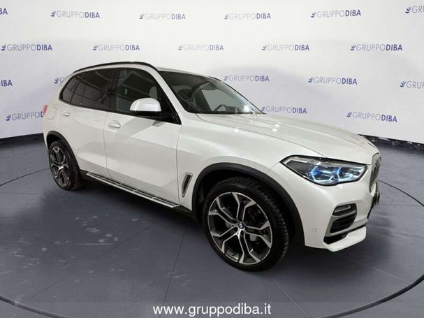 BMW X5 xDrive30d xLine 195 kW image number 2