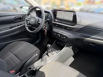 Car image 15
