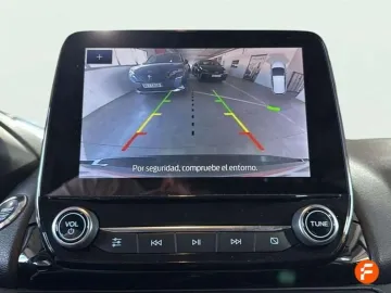 Car image 26