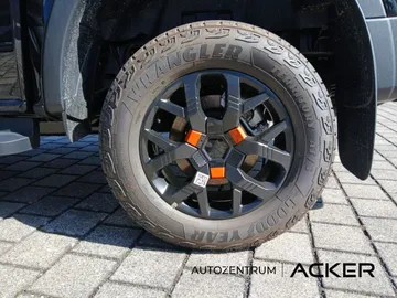 Car image 23