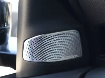 Car image 33