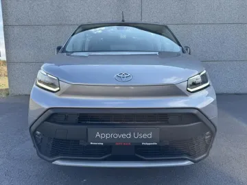 Car image 5