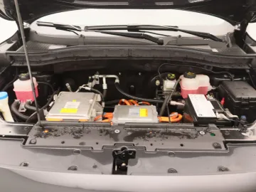 Car image 26