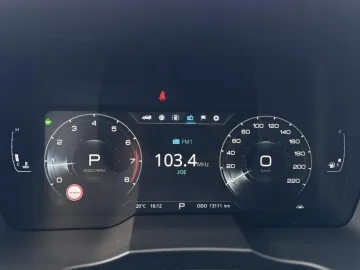 Car image 24