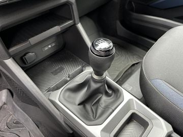 Car image 13