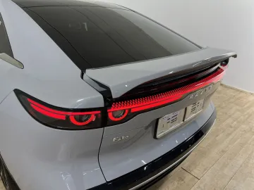 Car image 31
