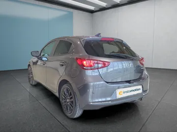 Car image 4