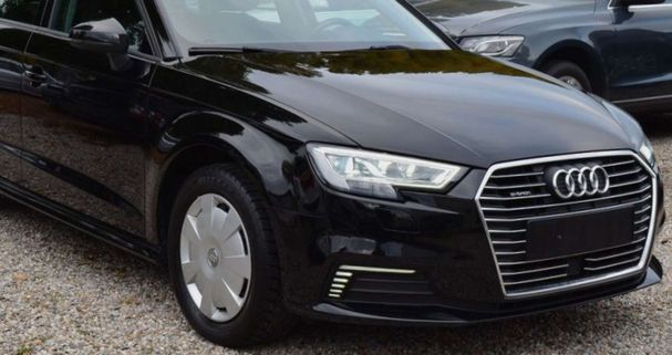 Audi A3 40 e-tron S tronic Sportback 150 kW image number 2