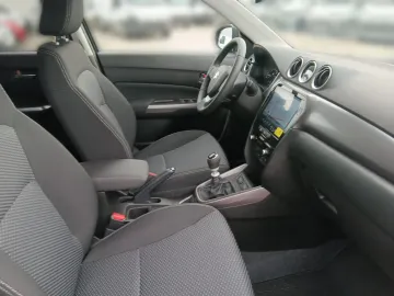 Car image 16