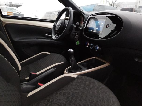 Toyota Aygo X 53 kW image number 11