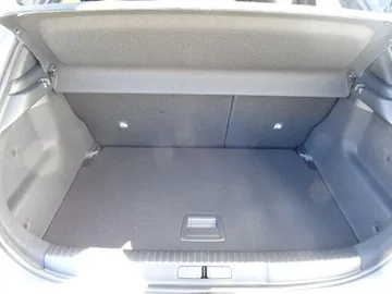 Car image 28