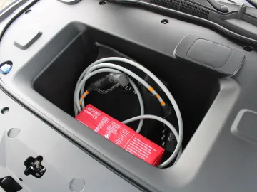Car image 34