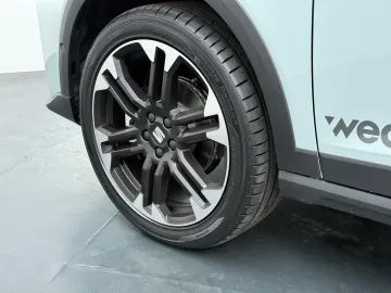 Car image 37