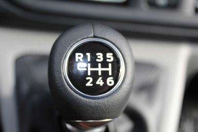 Car image 35