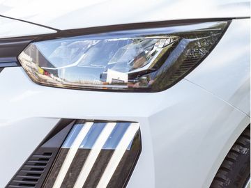 Car image 25