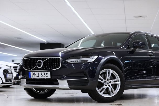 Volvo V90 Cross Country D4 AWD Momentum 140 kW image number 3