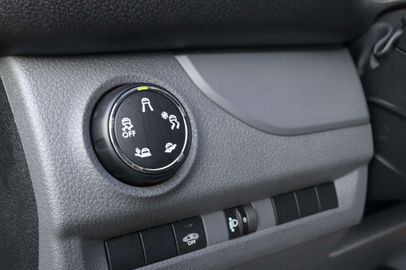 Car image 35