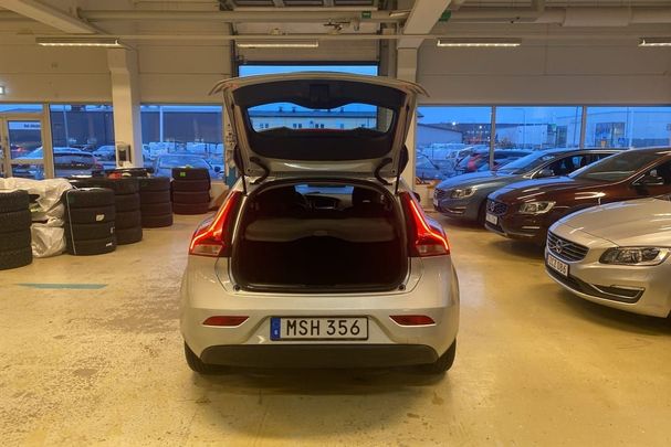 Volvo V40 D2 Momentum 85 kW image number 12