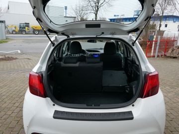 Car image 10