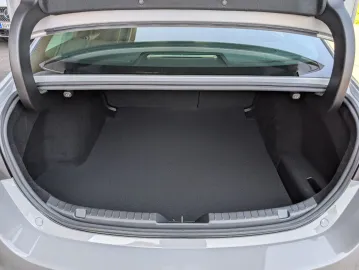 Car image 25