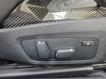 Car image 33