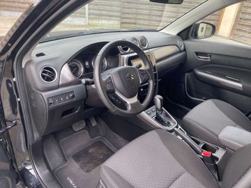 Car image 10