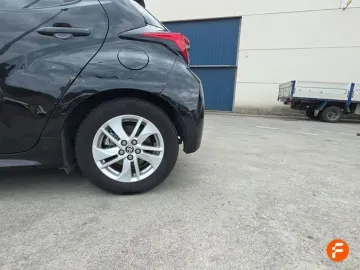 Car image 27