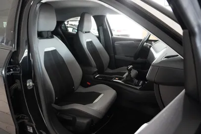 Car image 41