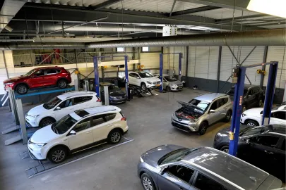 Car image 26