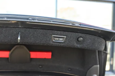 Car image 36