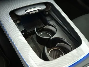 Car image 29