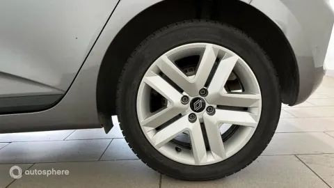 Car image 20