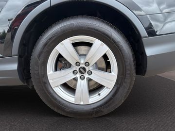 Car image 35